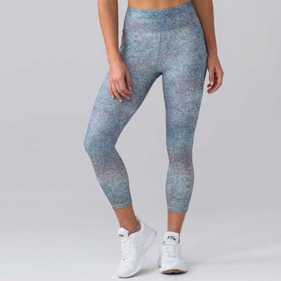 lululemon athletica Pants - LULULEMON Final Lap Crop (23") in Summer Haze Multi Size 4